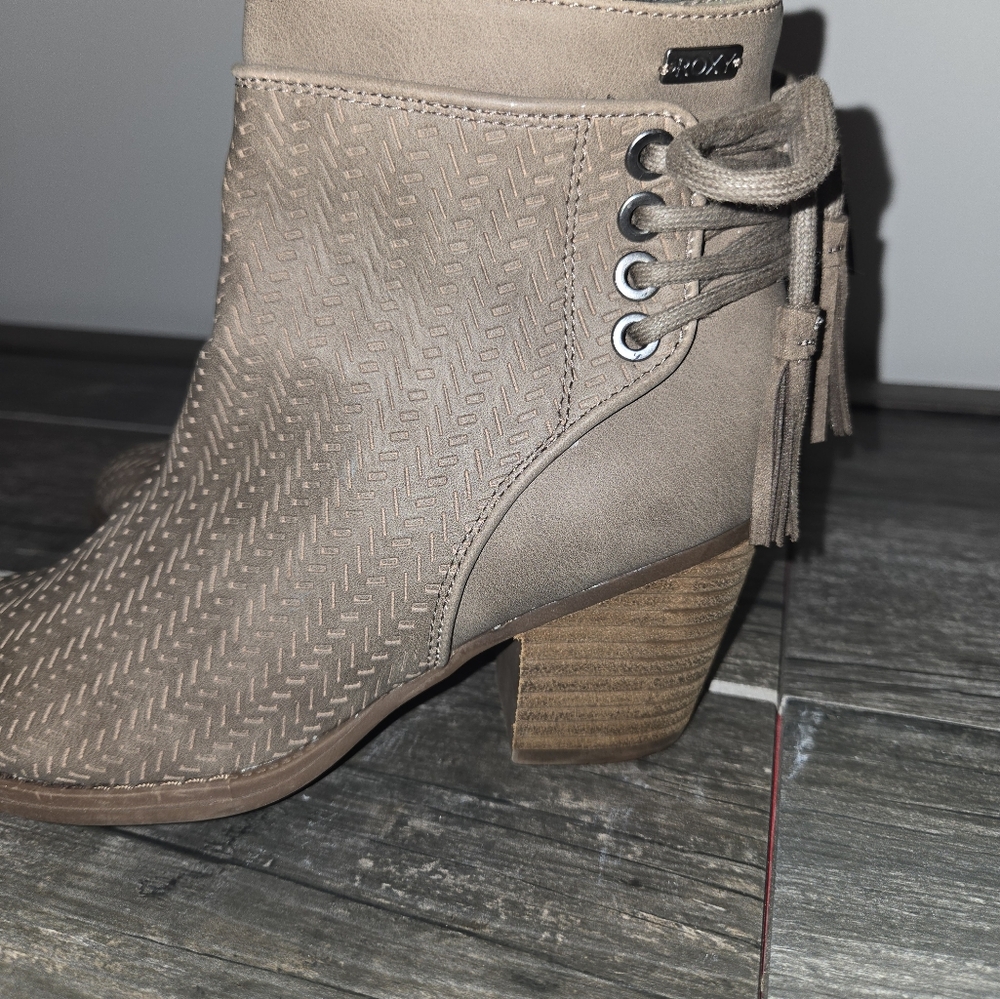 Roxy Devon Charcoal Embossed Ankle Boot Size 5.5 … - image 6